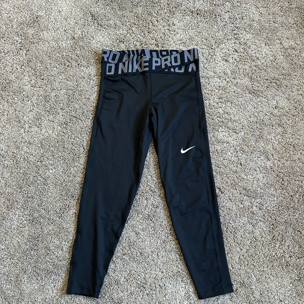 Nike pro leggings dri fit size medium NWOT